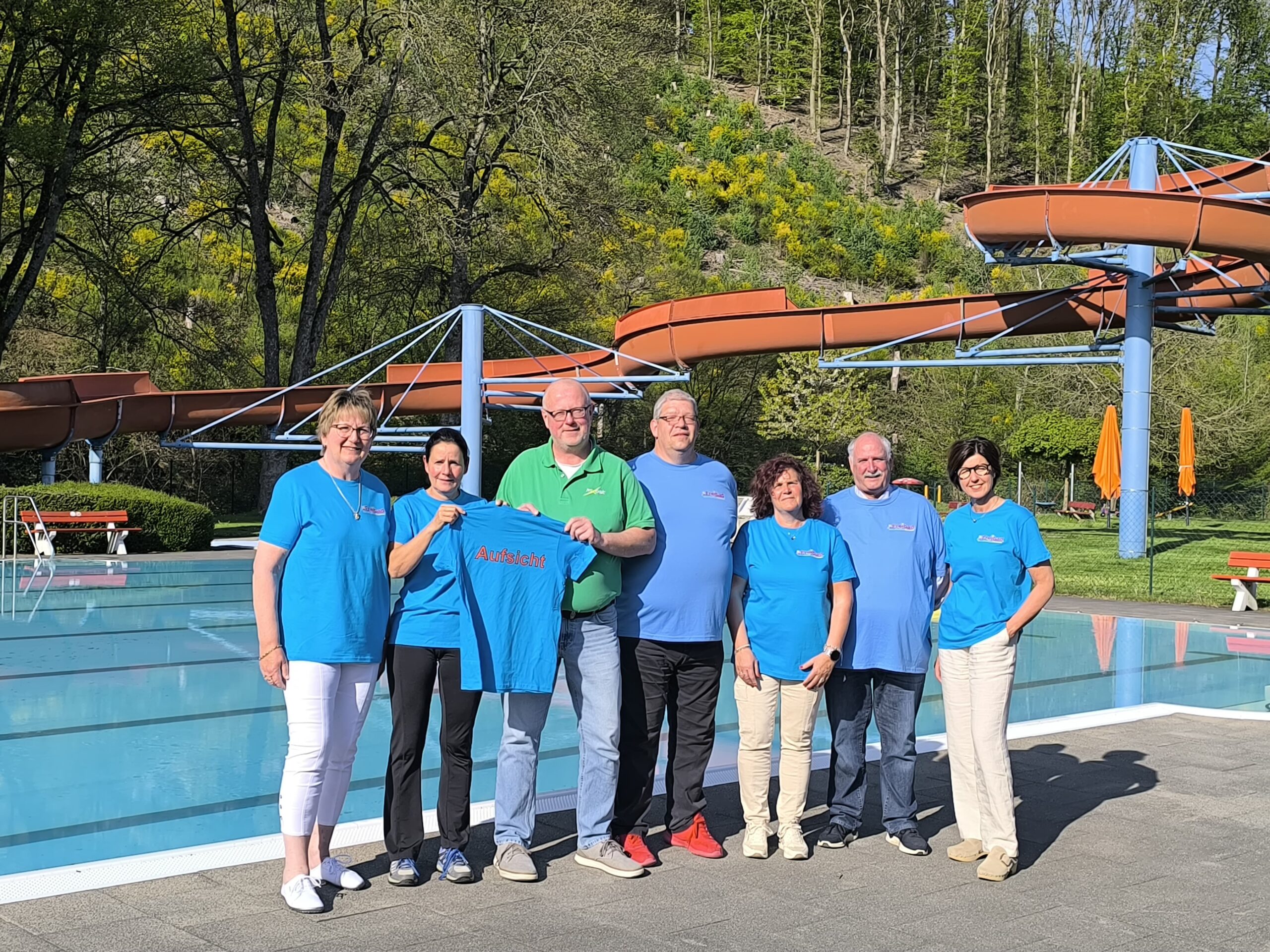Neue t-shirts für die Freibadaufsicht Neue t-shirts für die Freibadaufsicht